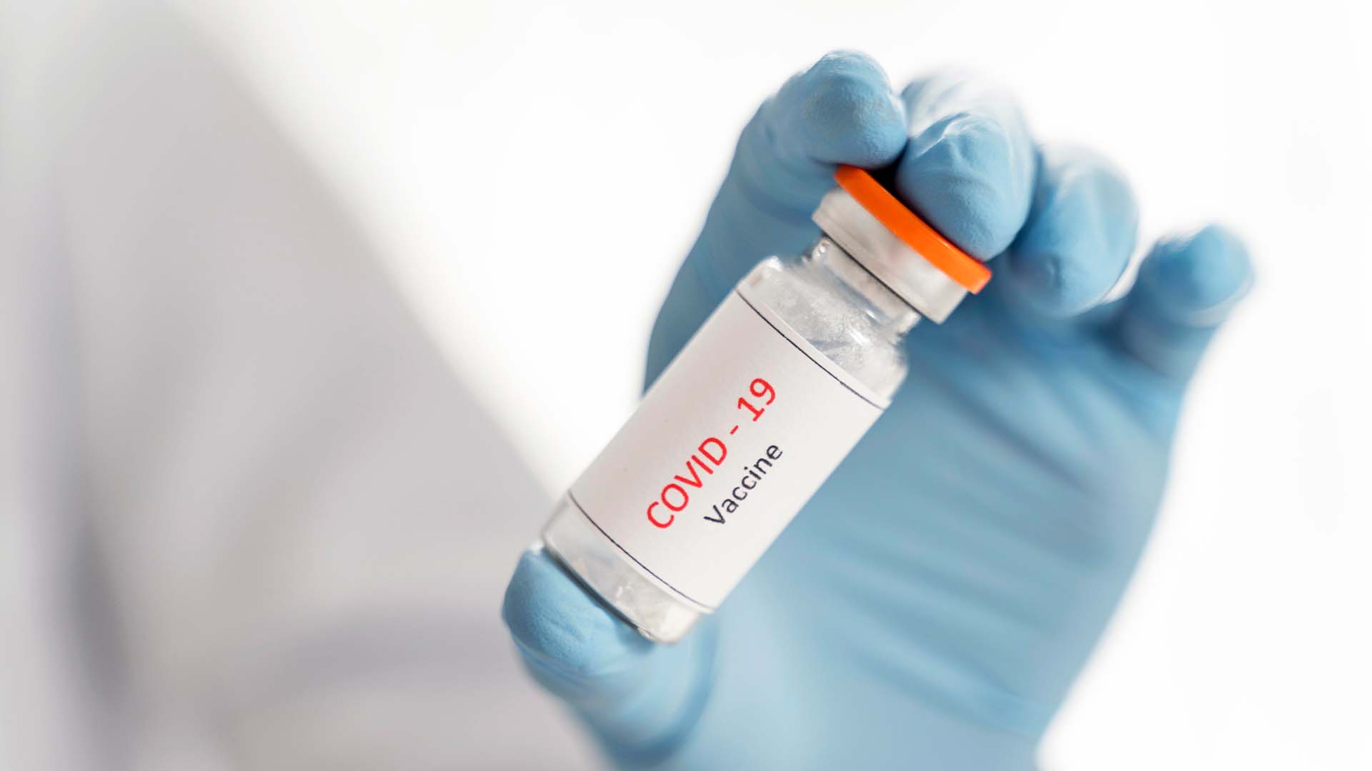 Israel aprueba cuarta dosis de vacuna COVID para personas vulnerables
